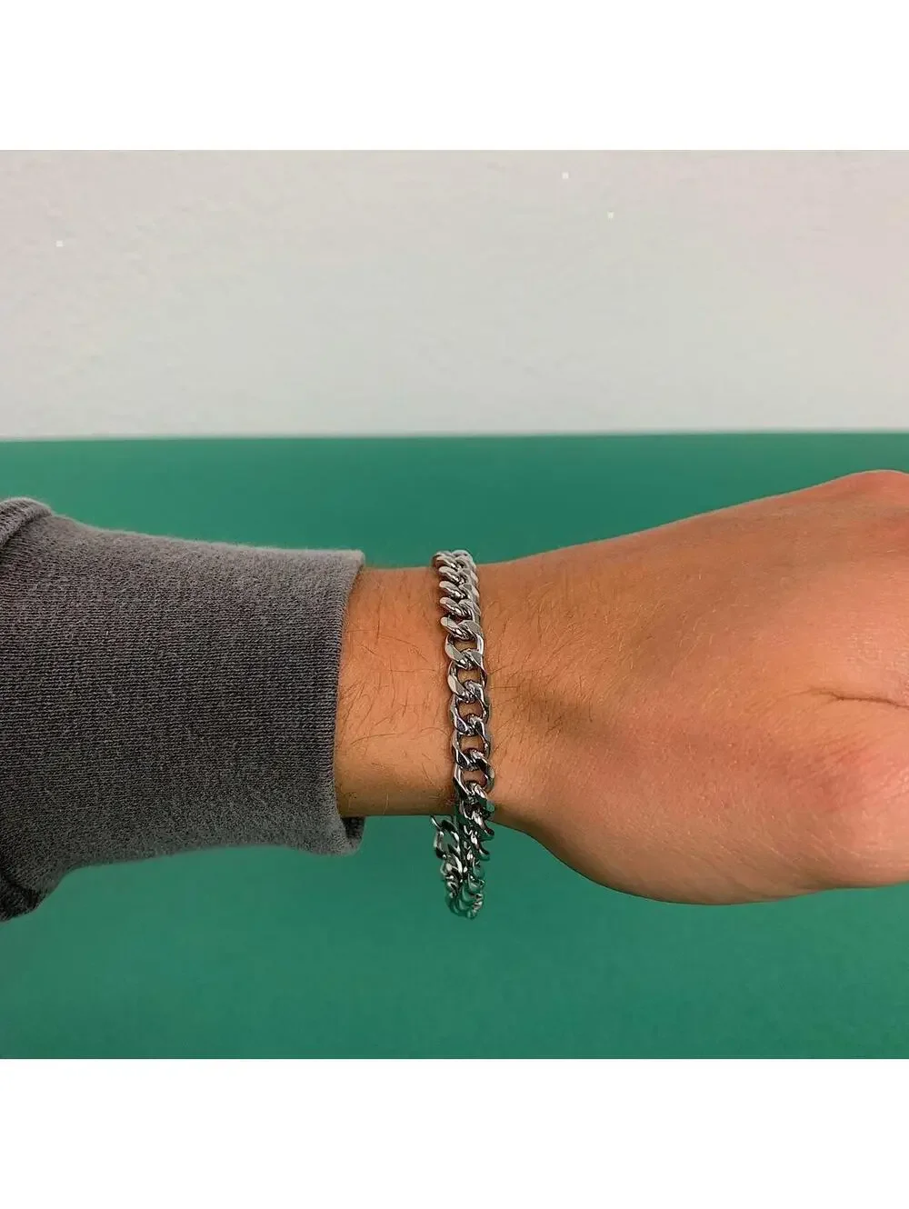 Y2k Vintage style Silver color Cuban Link bracelet. Cool design. Nice quality an